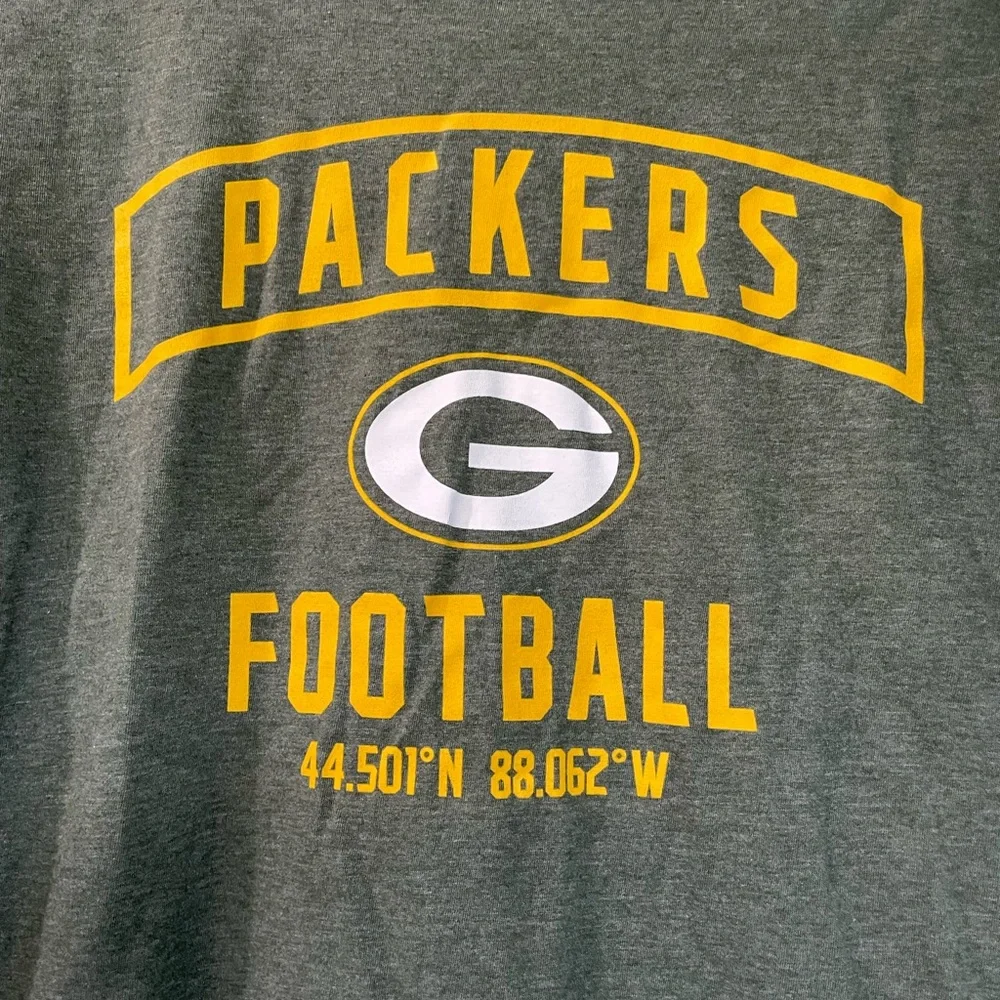 Green Bay Packers NFL Apparel Women’s T-Shirt size Medium - Picture 2 of 5